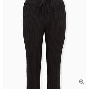 NWT Torrid Drawstring Capris